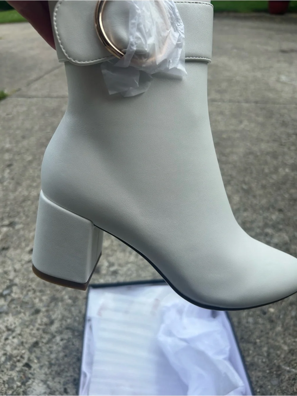 Women’s White Ankle Boots with Side Zip - Classic Modern Style